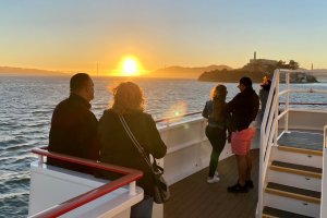 샌프란시스코 베이 2시간 선셋 /이브닝 크루즈(골든게이트 브릿지, 알카트라즈 포함) by 레드 앤 화이트 플릿 