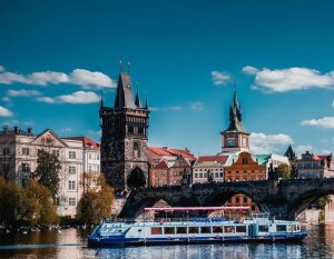 프라하 강 크루즈 (50분, 온라인 해설, 무료 Wi-Fi 포함)