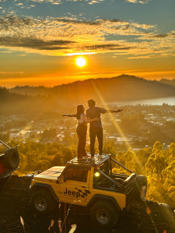 (한국어가이드) 발리 바투르산 일출 지프 + 블랙라바 + 낀따만이 카페 단독 투어